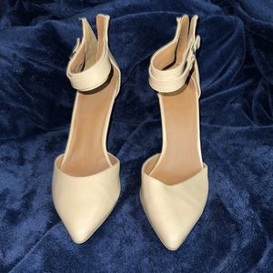 Mossimo nude/tan heels